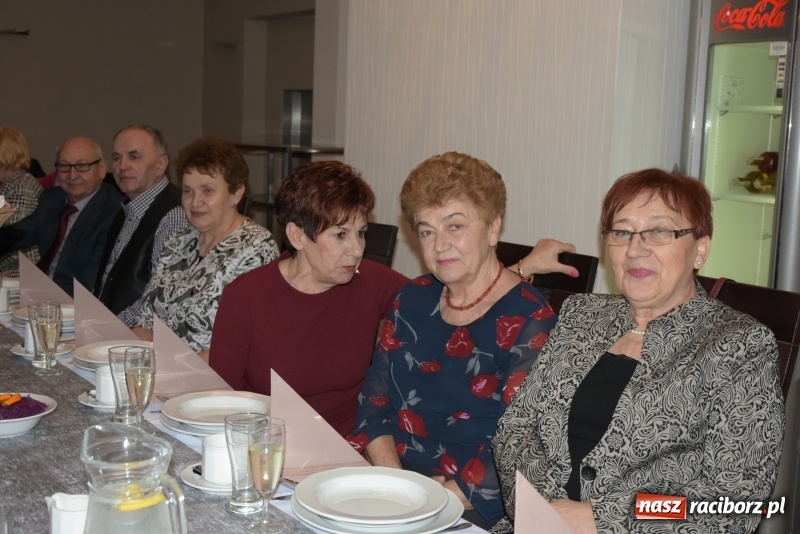 Zdjęcie w galerii na portalu naszraciborz.pl: Jesień życia jest słoneczna i pełna kolorów. Jubileusz krzyżanowickiego koła emerytów wiadomości z regionu