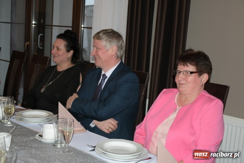 Zdjęcie w galerii na portalu naszraciborz.pl: Jesień życia jest słoneczna i pełna kolorów. Jubileusz krzyżanowickiego koła emerytów wiadomości z regionu