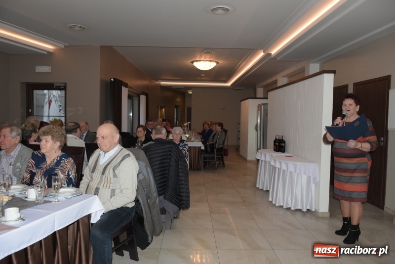 Zdjęcie w galerii na portalu naszraciborz.pl: Jesień życia jest słoneczna i pełna kolorów. Jubileusz krzyżanowickiego koła emerytów wiadomości z regionu