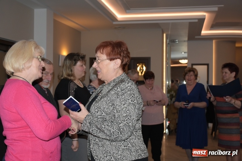 Zdjęcie w galerii na portalu naszraciborz.pl: Jesień życia jest słoneczna i pełna kolorów. Jubileusz krzyżanowickiego koła emerytów wiadomości z regionu