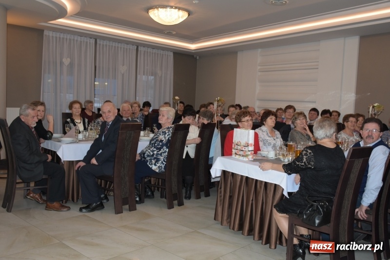 Zdjęcie w galerii na portalu naszraciborz.pl: Jesień życia jest słoneczna i pełna kolorów. Jubileusz krzyżanowickiego koła emerytów wiadomości z regionu