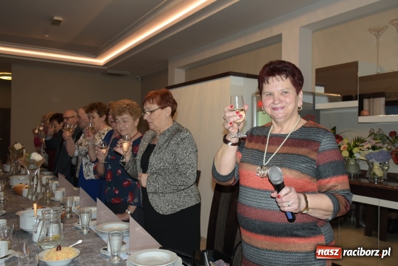 Zdjęcie w galerii na portalu naszraciborz.pl: Jesień życia jest słoneczna i pełna kolorów. Jubileusz krzyżanowickiego koła emerytów wiadomości z regionu