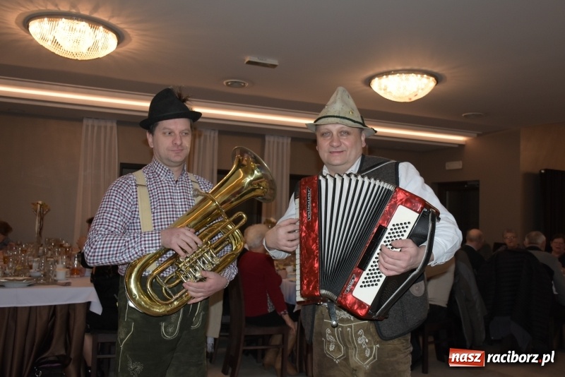 Zdjęcie w galerii na portalu naszraciborz.pl: Jesień życia jest słoneczna i pełna kolorów. Jubileusz krzyżanowickiego koła emerytów wiadomości z regionu