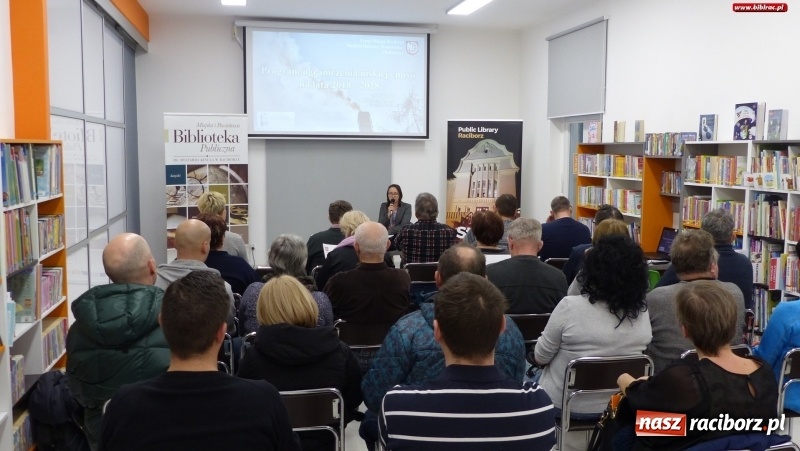 Zdjęcie w galerii na portalu naszraciborz.pl: W raciborskiej książnicy o walce ze smogiem wiadomości z regionu