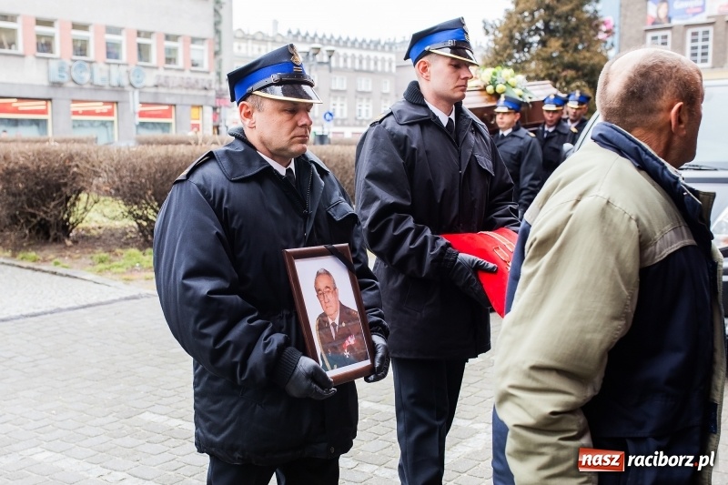 Zdjęcie w galerii na portalu naszraciborz.pl: Do zobaczenia u naszego Pana. Ostatnie pożegnanie śp. ppłk. Zdzisława Drozda wiadomości z regionu