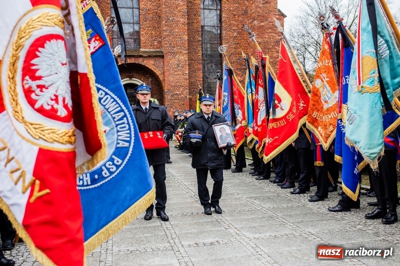 Zdjęcie w galerii na portalu naszraciborz.pl: Do zobaczenia u naszego Pana. Ostatnie pożegnanie śp. ppłk. Zdzisława Drozda wiadomości z regionu