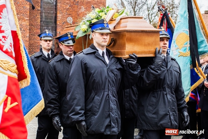Zdjęcie w galerii na portalu naszraciborz.pl: Do zobaczenia u naszego Pana. Ostatnie pożegnanie śp. ppłk. Zdzisława Drozda wiadomości z regionu
