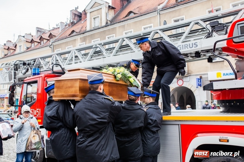 Zdjęcie w galerii na portalu naszraciborz.pl: Do zobaczenia u naszego Pana. Ostatnie pożegnanie śp. ppłk. Zdzisława Drozda wiadomości z regionu