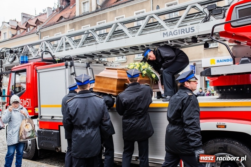 Zdjęcie w galerii na portalu naszraciborz.pl: Do zobaczenia u naszego Pana. Ostatnie pożegnanie śp. ppłk. Zdzisława Drozda wiadomości z regionu