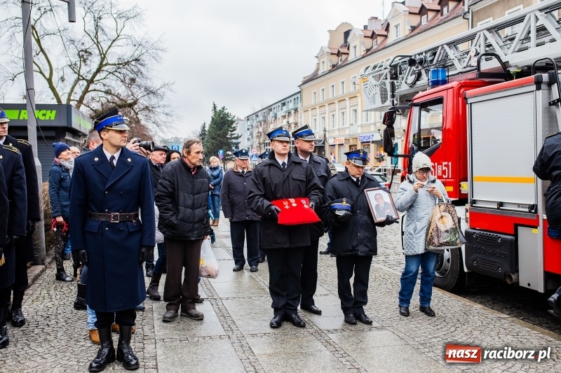 Zdjęcie w galerii na portalu naszraciborz.pl: Do zobaczenia u naszego Pana. Ostatnie pożegnanie śp. ppłk. Zdzisława Drozda wiadomości z regionu