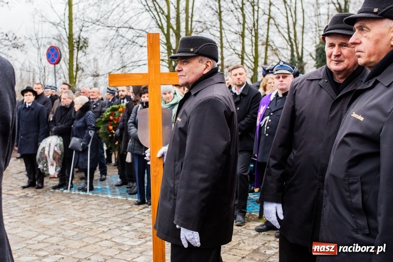 Zdjęcie w galerii na portalu naszraciborz.pl: Do zobaczenia u naszego Pana. Ostatnie pożegnanie śp. ppłk. Zdzisława Drozda wiadomości z regionu