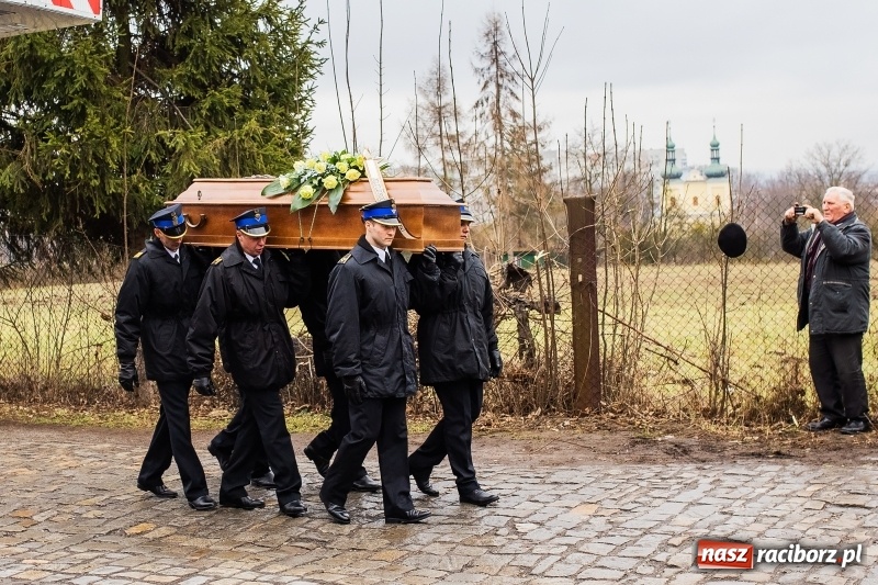 Zdjęcie w galerii na portalu naszraciborz.pl: Do zobaczenia u naszego Pana. Ostatnie pożegnanie śp. ppłk. Zdzisława Drozda wiadomości z regionu