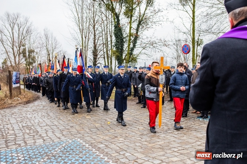 Zdjęcie w galerii na portalu naszraciborz.pl: Do zobaczenia u naszego Pana. Ostatnie pożegnanie śp. ppłk. Zdzisława Drozda wiadomości z regionu