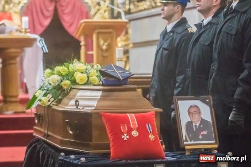 Zdjęcie w galerii na portalu naszraciborz.pl: Do zobaczenia u naszego Pana. Ostatnie pożegnanie śp. ppłk. Zdzisława Drozda wiadomości z regionu
