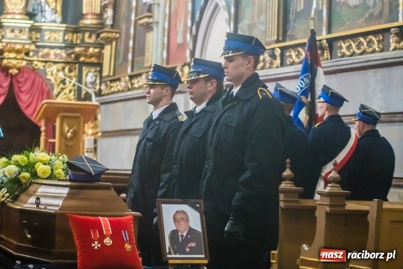 Zdjęcie w galerii na portalu naszraciborz.pl: Do zobaczenia u naszego Pana. Ostatnie pożegnanie śp. ppłk. Zdzisława Drozda wiadomości z regionu