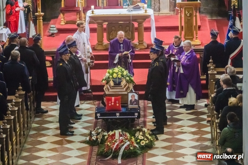 Zdjęcie w galerii na portalu naszraciborz.pl: Do zobaczenia u naszego Pana. Ostatnie pożegnanie śp. ppłk. Zdzisława Drozda wiadomości z regionu