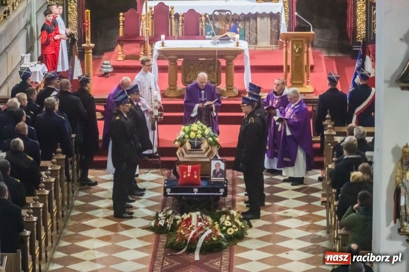 Zdjęcie w galerii na portalu naszraciborz.pl: Do zobaczenia u naszego Pana. Ostatnie pożegnanie śp. ppłk. Zdzisława Drozda wiadomości z regionu