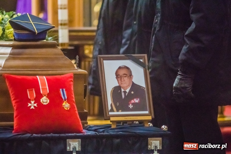 Zdjęcie w galerii na portalu naszraciborz.pl: Do zobaczenia u naszego Pana. Ostatnie pożegnanie śp. ppłk. Zdzisława Drozda wiadomości z regionu