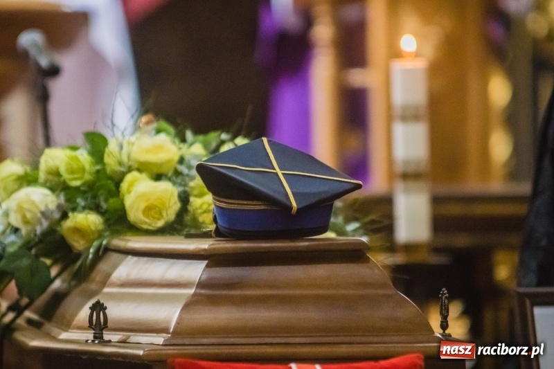 Zdjęcie w galerii na portalu naszraciborz.pl: Do zobaczenia u naszego Pana. Ostatnie pożegnanie śp. ppłk. Zdzisława Drozda wiadomości z regionu