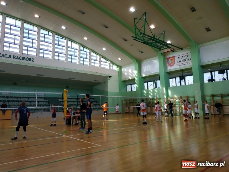 Zdjęcie w galerii na portalu naszraciborz.pl: Siatkarski maraton w Arenie Rafako. Ekipa z Kędzierzyna-Koźla triumfuje  wiadomości z regionu