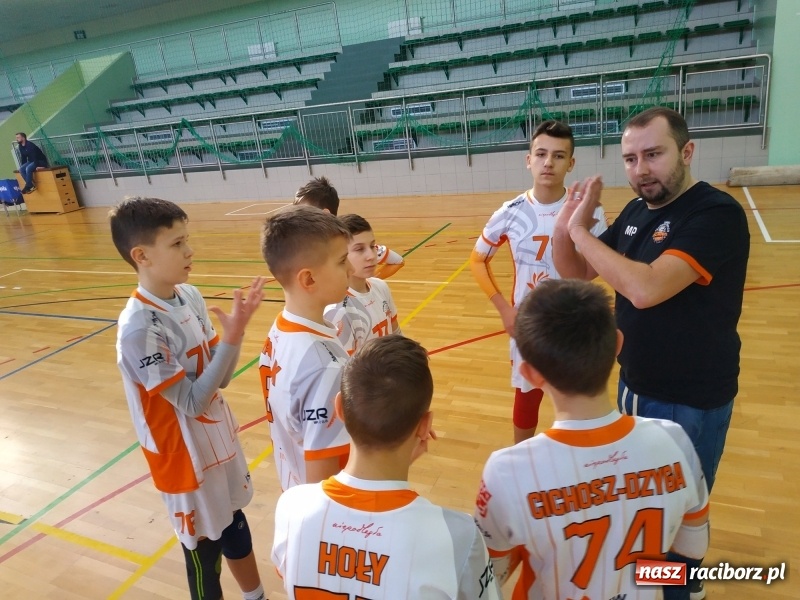 Zdjęcie w galerii na portalu naszraciborz.pl: Siatkarski maraton w Arenie Rafako. Ekipa z Kędzierzyna-Koźla triumfuje  wiadomości z regionu