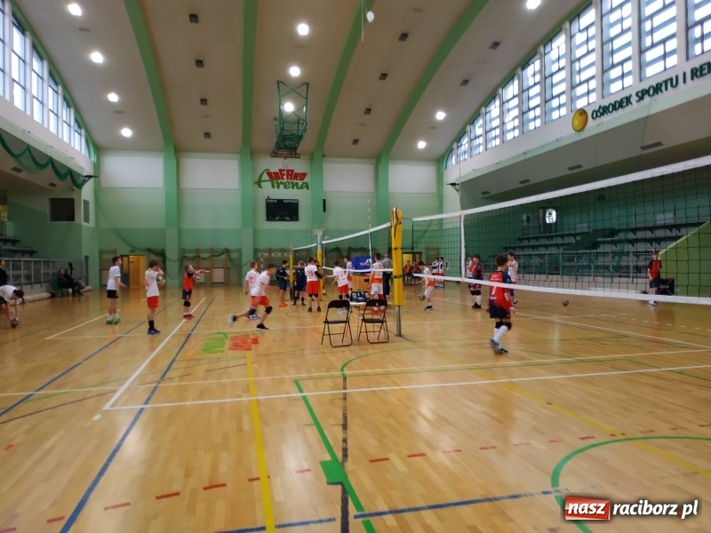 Zdjęcie w galerii na portalu naszraciborz.pl: Siatkarski maraton w Arenie Rafako. Ekipa z Kędzierzyna-Koźla triumfuje  wiadomości z regionu