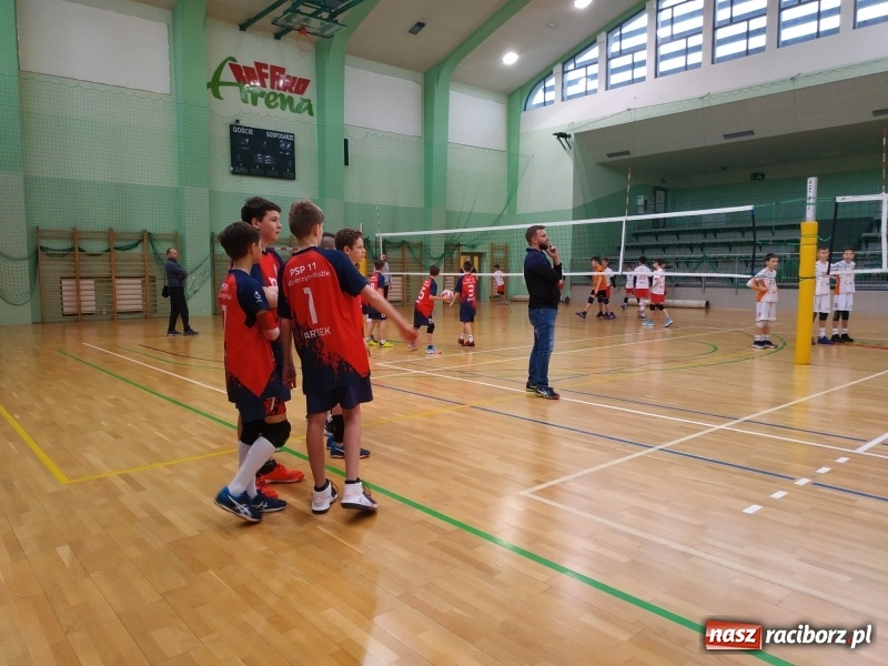 Zdjęcie w galerii na portalu naszraciborz.pl: Siatkarski maraton w Arenie Rafako. Ekipa z Kędzierzyna-Koźla triumfuje  wiadomości z regionu