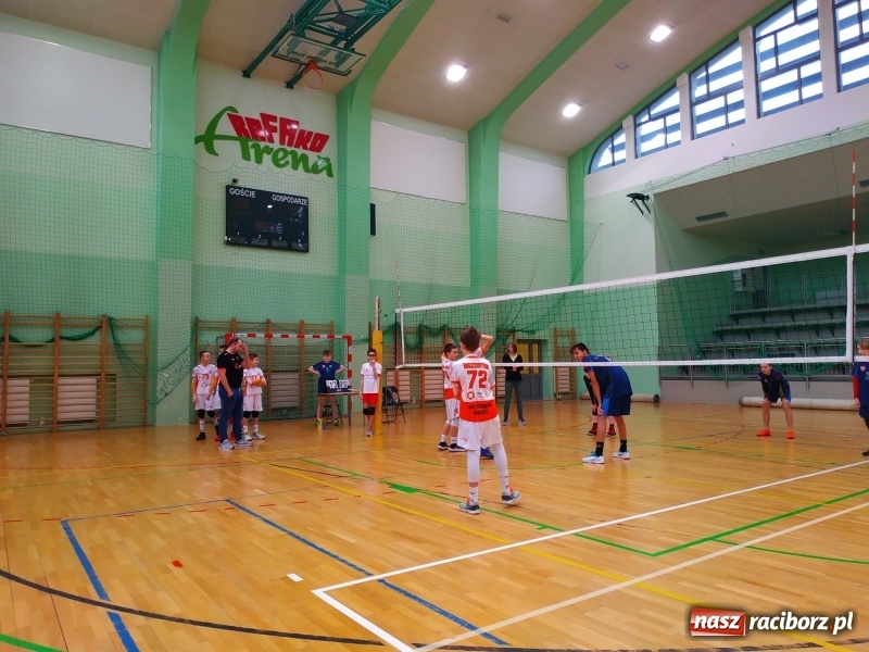 Zdjęcie w galerii na portalu naszraciborz.pl: Siatkarski maraton w Arenie Rafako. Ekipa z Kędzierzyna-Koźla triumfuje  wiadomości z regionu