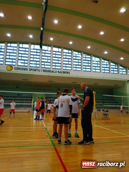 Zdjęcie w galerii na portalu naszraciborz.pl: Siatkarski maraton w Arenie Rafako. Ekipa z Kędzierzyna-Koźla triumfuje  wiadomości z regionu