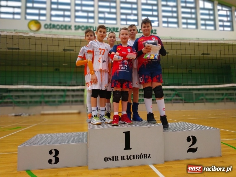 Zdjęcie w galerii na portalu naszraciborz.pl: Siatkarski maraton w Arenie Rafako. Ekipa z Kędzierzyna-Koźla triumfuje  wiadomości z regionu