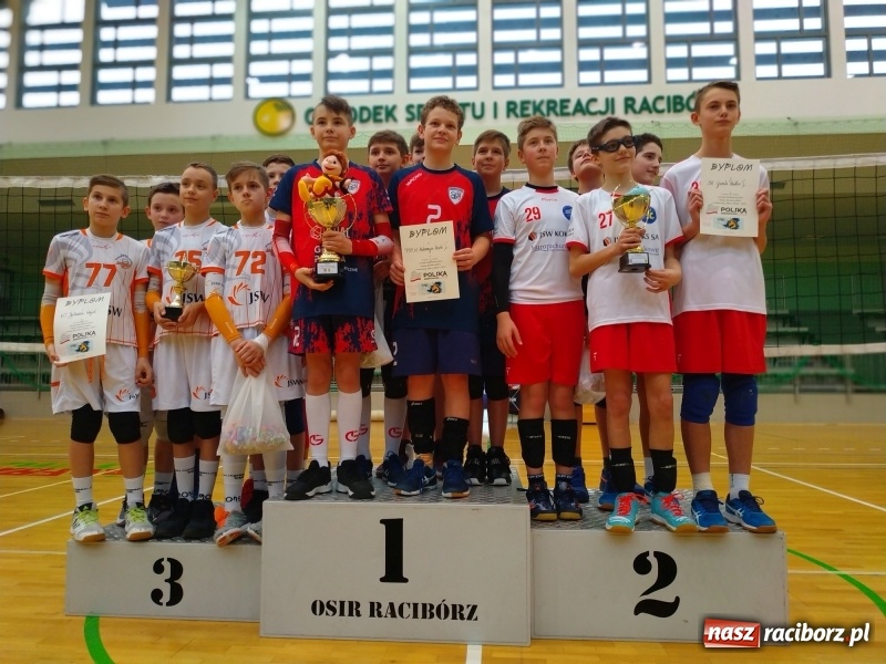 Zdjęcie w galerii na portalu naszraciborz.pl: Siatkarski maraton w Arenie Rafako. Ekipa z Kędzierzyna-Koźla triumfuje  wiadomości z regionu