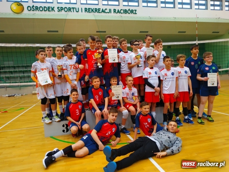 Zdjęcie w galerii na portalu naszraciborz.pl: Siatkarski maraton w Arenie Rafako. Ekipa z Kędzierzyna-Koźla triumfuje  wiadomości z regionu