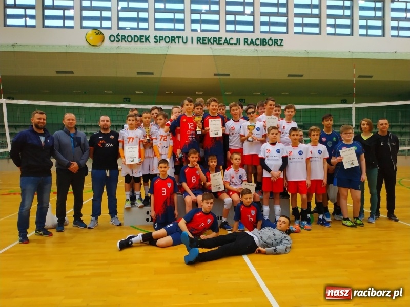 Zdjęcie w galerii na portalu naszraciborz.pl: Siatkarski maraton w Arenie Rafako. Ekipa z Kędzierzyna-Koźla triumfuje  wiadomości z regionu