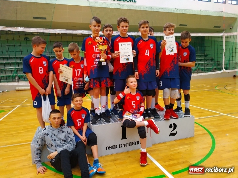 Zdjęcie w galerii na portalu naszraciborz.pl: Siatkarski maraton w Arenie Rafako. Ekipa z Kędzierzyna-Koźla triumfuje  wiadomości z regionu