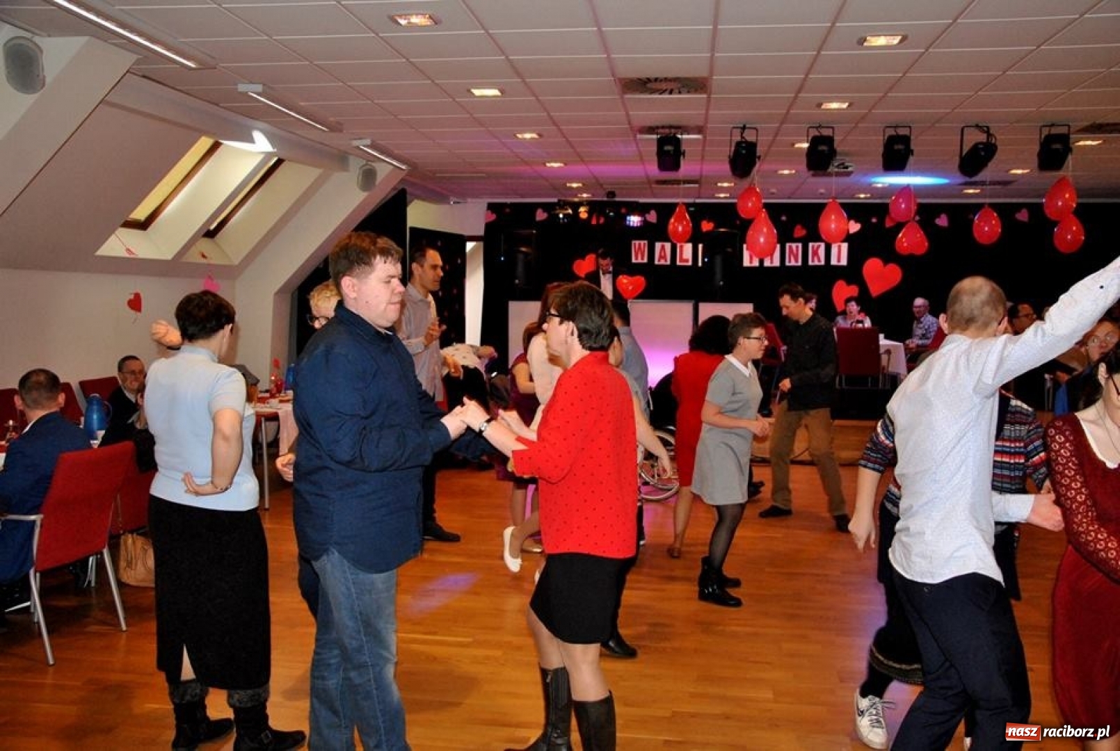 Zdjęcie w galerii na portalu naszraciborz.pl: Zabawa Walentynkowa Warsztatu Terapii Zajęciowej na Zamku Piastowskim wiadomości z regionu