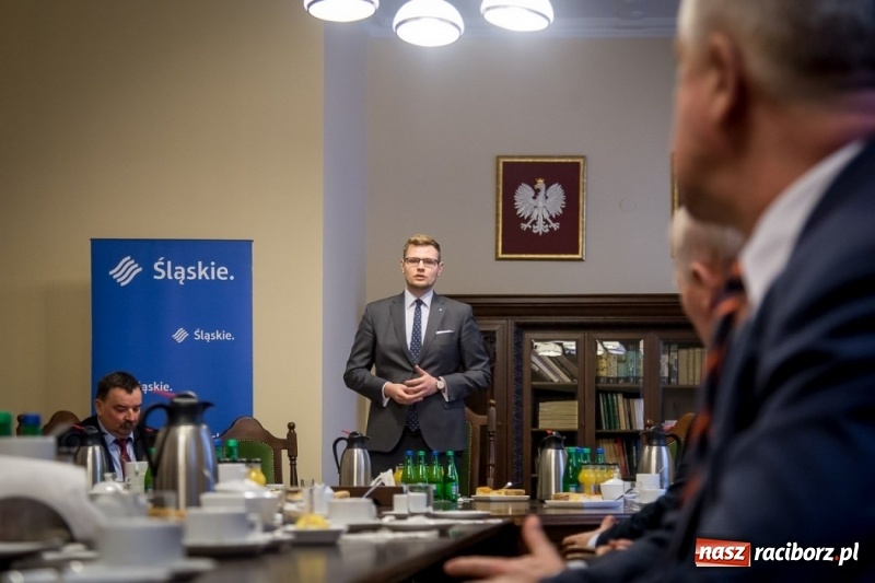 Zdjęcie w galerii na portalu naszraciborz.pl: Podpisano umowy na scalanie gruntów w gminach Krzyżanowice i Pietrowice Wielkie wiadomości z regionu