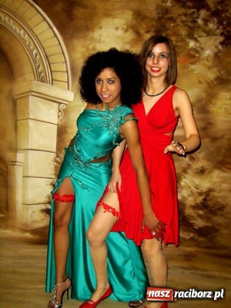 Zdjęcie w galerii na portalu naszraciborz.pl: Dawnych studniówek czar. Maturzyści II LO w 2001 i 2009 roku wiadomości z regionu