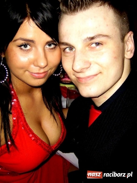 Zdjęcie w galerii na portalu naszraciborz.pl: Dawnych studniówek czar. Maturzyści II LO w 2001 i 2009 roku wiadomości z regionu