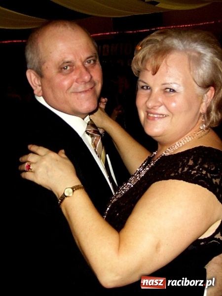 Zdjęcie w galerii na portalu naszraciborz.pl: Dawnych studniówek czar. Maturzyści II LO w 2001 i 2009 roku wiadomości z regionu