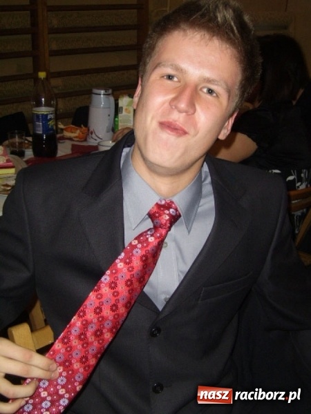 Zdjęcie w galerii na portalu naszraciborz.pl: Dawnych studniówek czar. Maturzyści II LO w 2001 i 2009 roku wiadomości z regionu