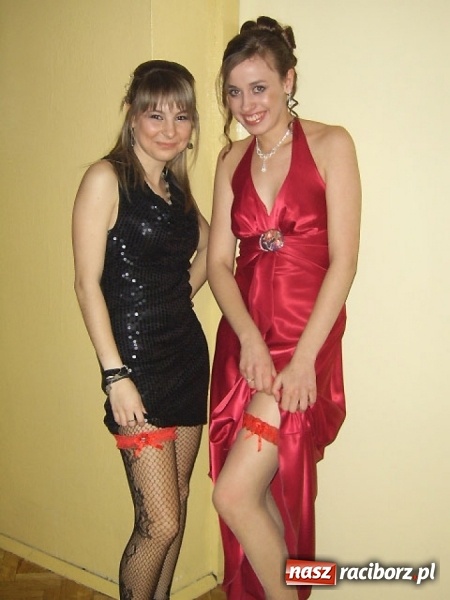 Zdjęcie w galerii na portalu naszraciborz.pl: Dawnych studniówek czar. Maturzyści II LO w 2001 i 2009 roku wiadomości z regionu