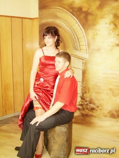 Zdjęcie w galerii na portalu naszraciborz.pl: Dawnych studniówek czar. Maturzyści II LO w 2001 i 2009 roku wiadomości z regionu