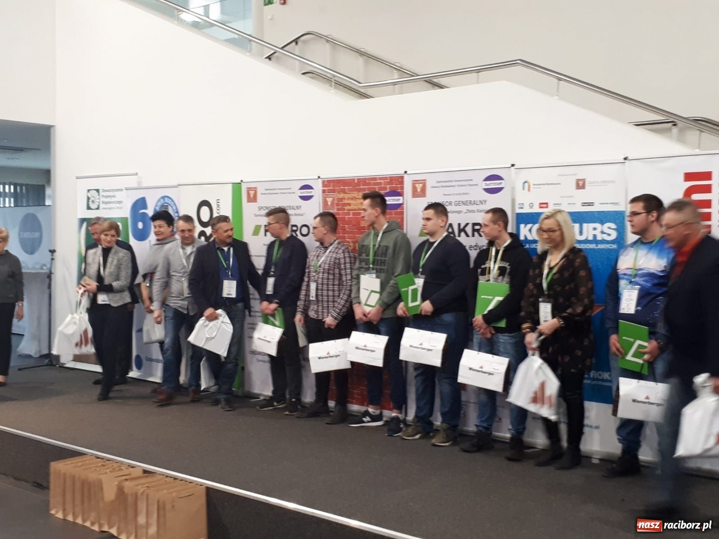 Zdjęcie w galerii na portalu naszraciborz.pl: Sławek Utrata najlepszym murarzem Turnieju Złota Kielnia w Poznaniu  wiadomości z regionu