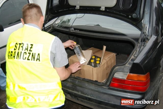 Zdjęcie w galerii na portalu naszraciborz.pl: 90 litrów nielegalnego alkoholu wiadomości z regionu