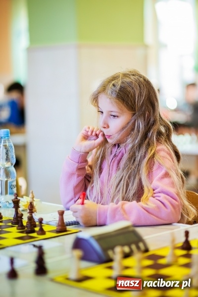 Zdjęcie w galerii na portalu naszraciborz.pl: Szachowy Turniej dzieci do lat 8 i 11. Stawką Puchar Prezydenta wiadomości z regionu