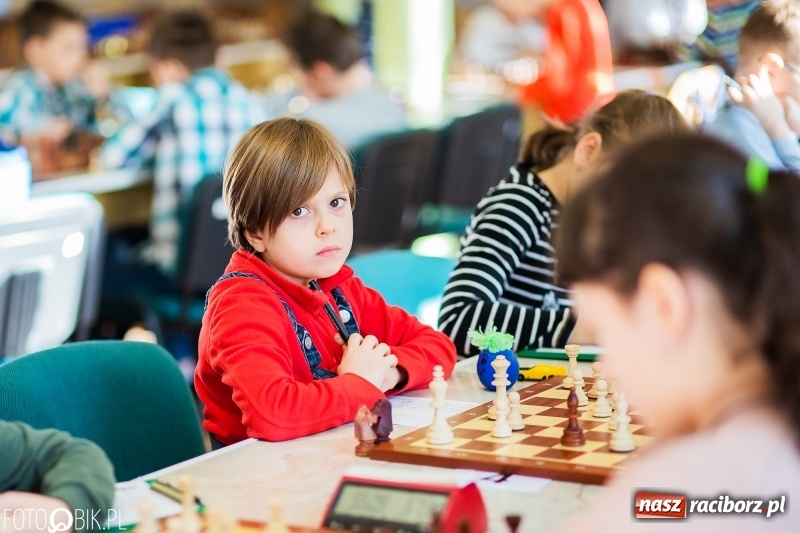 Zdjęcie w galerii na portalu naszraciborz.pl: Szachowy Turniej dzieci do lat 8 i 11. Stawką Puchar Prezydenta wiadomości z regionu