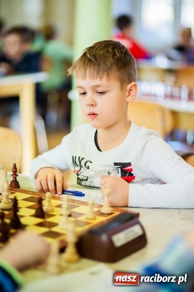 Zdjęcie w galerii na portalu naszraciborz.pl: Szachowy Turniej dzieci do lat 8 i 11. Stawką Puchar Prezydenta wiadomości z regionu