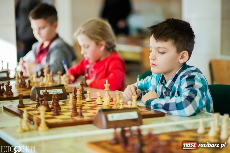 Zdjęcie w galerii na portalu naszraciborz.pl: Szachowy Turniej dzieci do lat 8 i 11. Stawką Puchar Prezydenta wiadomości z regionu