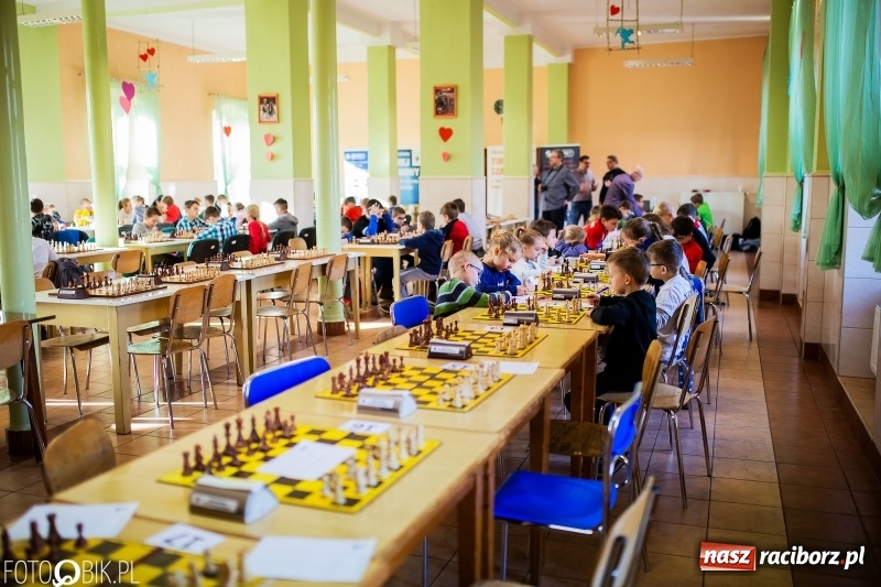 Zdjęcie w galerii na portalu naszraciborz.pl: Szachowy Turniej dzieci do lat 8 i 11. Stawką Puchar Prezydenta wiadomości z regionu