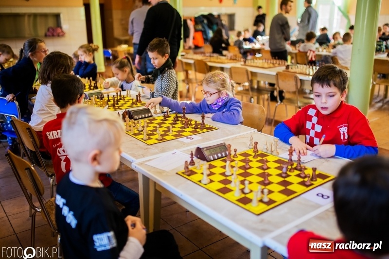 Zdjęcie w galerii na portalu naszraciborz.pl: Szachowy Turniej dzieci do lat 8 i 11. Stawką Puchar Prezydenta wiadomości z regionu